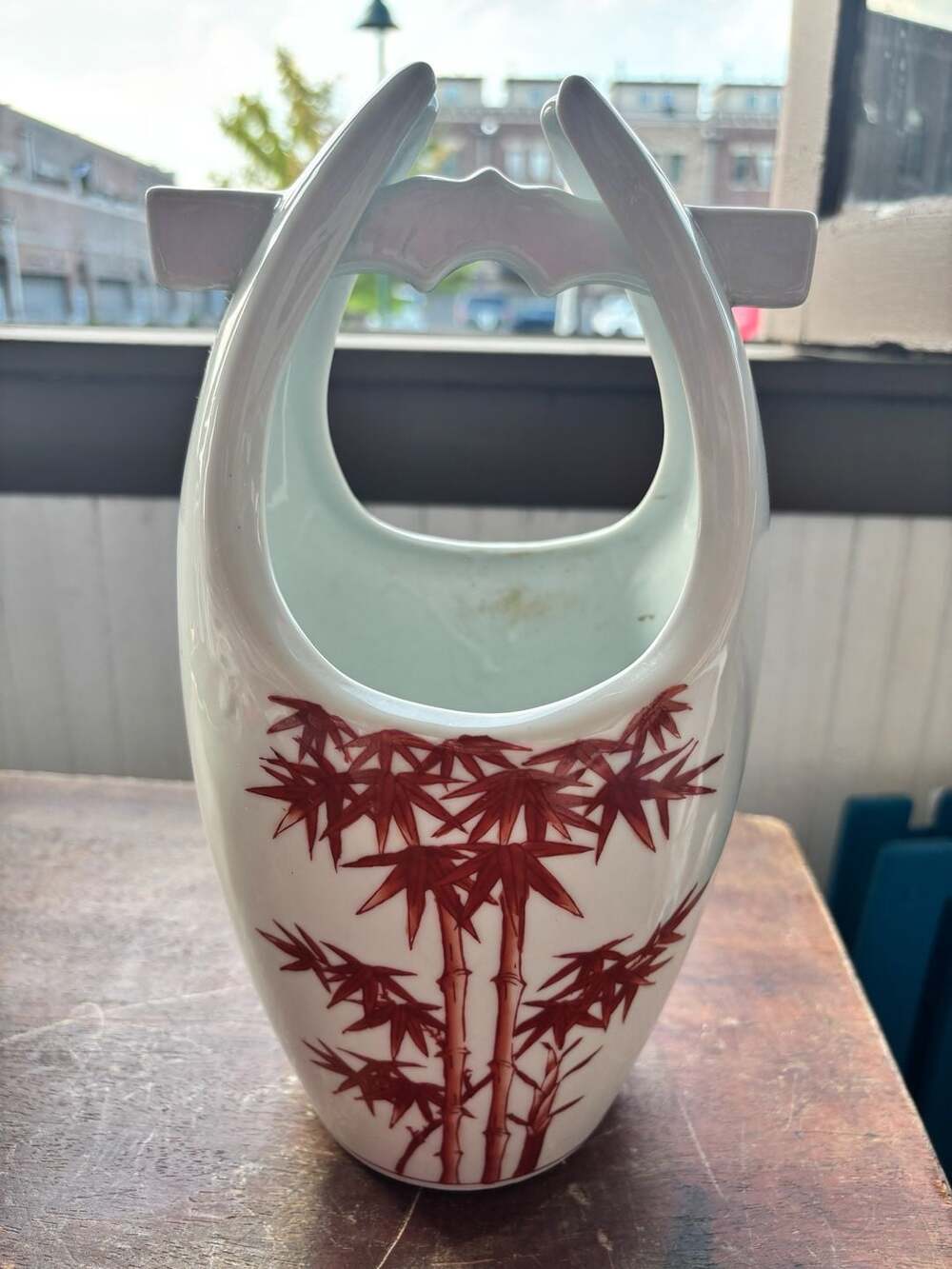 Vintage Ceramic Bamboo Leaf Chinoiserie Wishing Well Vase Made in China